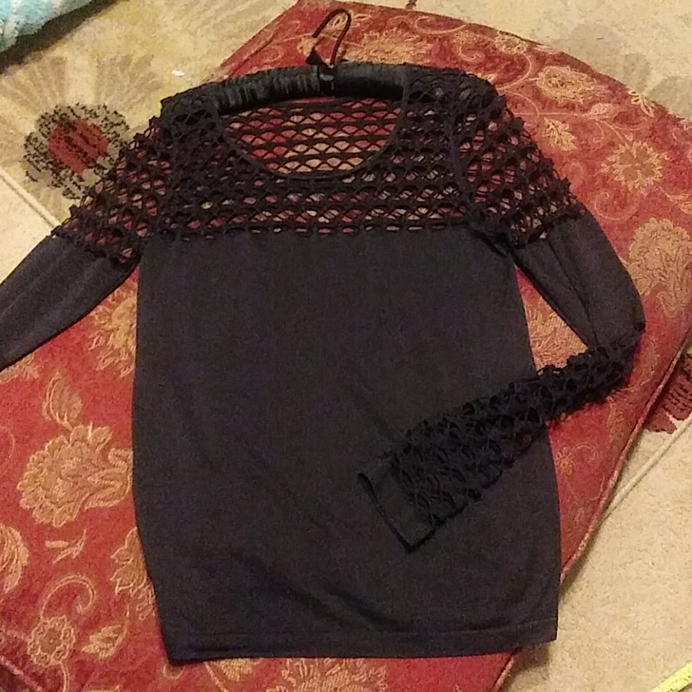 Seamless Mesh/Netted Top - Picture 2 of 5